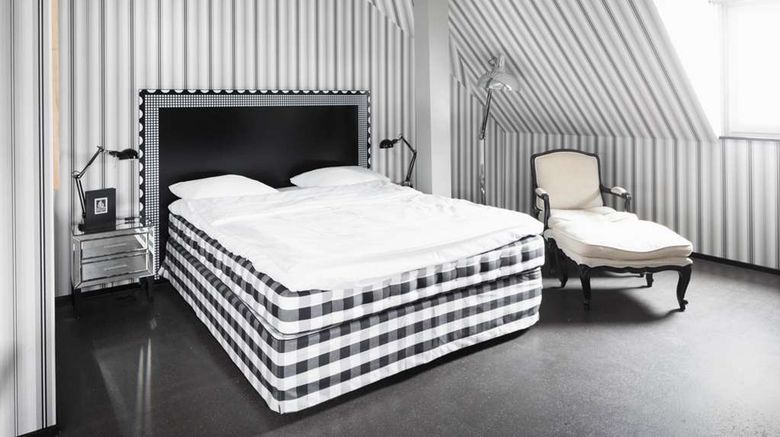 <b>Hotel Restaurant Helvetia Room</b>. Images powered by <a href="https://iceportal.shijigroup.com/" title="IcePortal" target="_blank">IcePortal</a>.