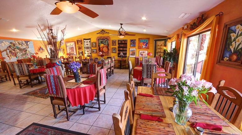 <b>A Sunset Chateau Restaurant</b>. Images powered by <a href="https://iceportal.shijigroup.com/" title="IcePortal" target="_blank">IcePortal</a>.