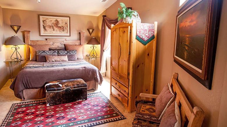 <b>A Sunset Chateau Suite</b>. Images powered by <a href="https://iceportal.shijigroup.com/" title="IcePortal" target="_blank">IcePortal</a>.