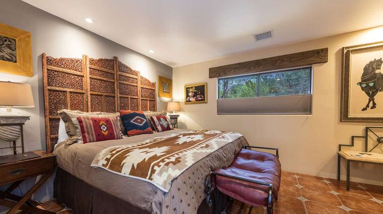 <b>A Sunset Chateau Suite</b>. Images powered by <a href="https://iceportal.shijigroup.com/" title="IcePortal" target="_blank">IcePortal</a>.