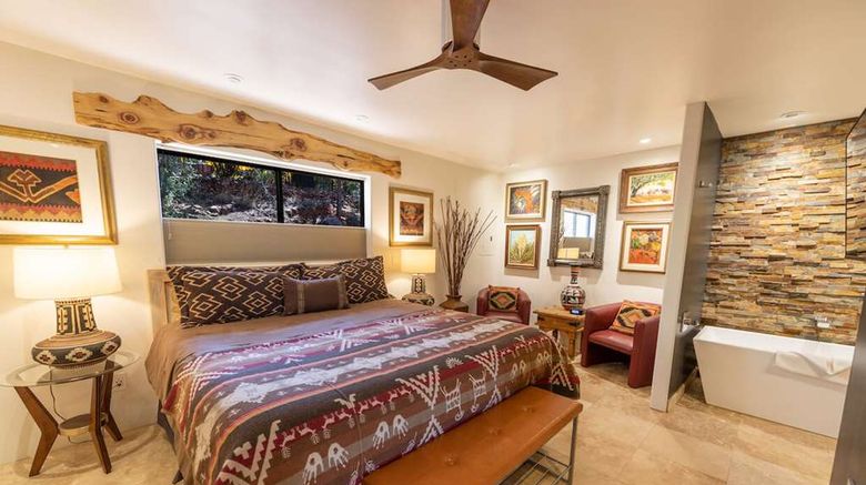 <b>A Sunset Chateau Room</b>. Images powered by <a href="https://iceportal.shijigroup.com/" title="IcePortal" target="_blank">IcePortal</a>.