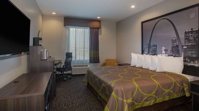<b>Super 8 by Wyndham St Louis North Room</b>. Images powered by <a href="https://iceportal.shijigroup.com/" title="IcePortal" target="_blank">IcePortal</a>.