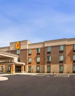 Super 8 by Wyndham St Louis North