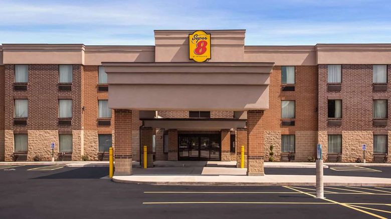 <b>Super 8 by Wyndham St Louis North Exterior</b>. Images powered by <a href="https://iceportal.shijigroup.com/" title="IcePortal" target="_blank">IcePortal</a>.