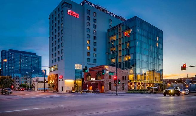 Hilton Garden Inn Denver Union Station Exterior