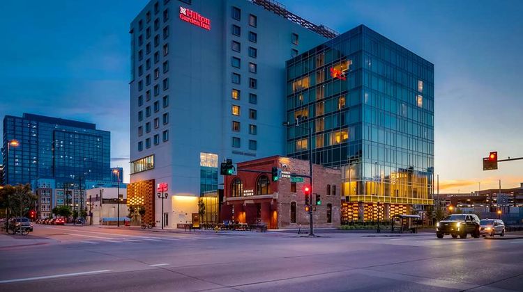 Hilton Garden Inn Denver Union Station Exterior