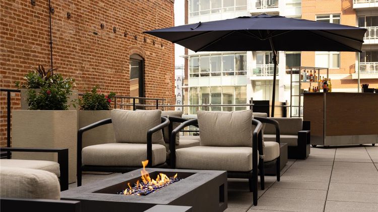 Hilton Garden Inn Denver Union Station Exterior