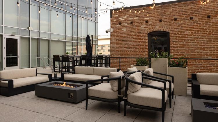 Hilton Garden Inn Denver Union Station Exterior