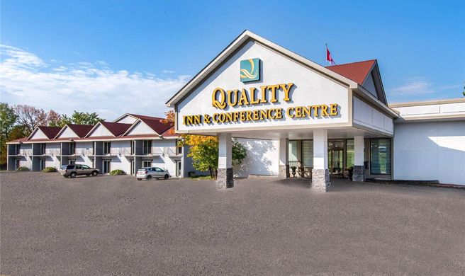 Quality Inn & Conference Centre Exterior