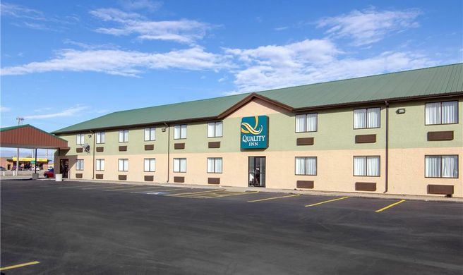 Quality Inn Russell, KS Exterior