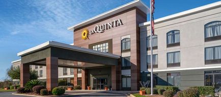 La Quinta Inn and Suites Albany Exterior
