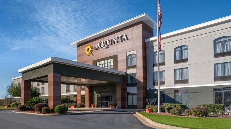 <b>La Quinta Inn and Suites Albany Exterior</b>. Images powered by <a href="https://iceportal.shijigroup.com/" title="IcePortal" target="_blank">IcePortal</a>.