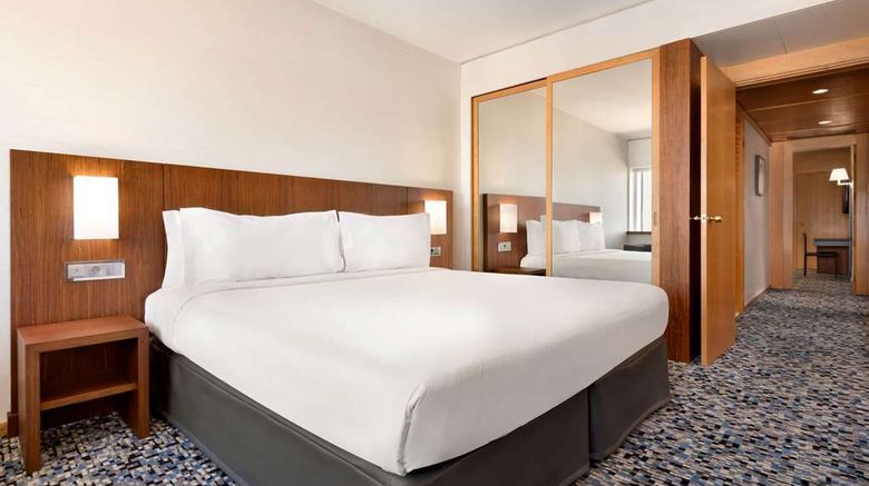 <b>Ramada Lisbon Suite</b>. Images powered by <a href="https://iceportal.shijigroup.com/" title="IcePortal" target="_blank">IcePortal</a>.