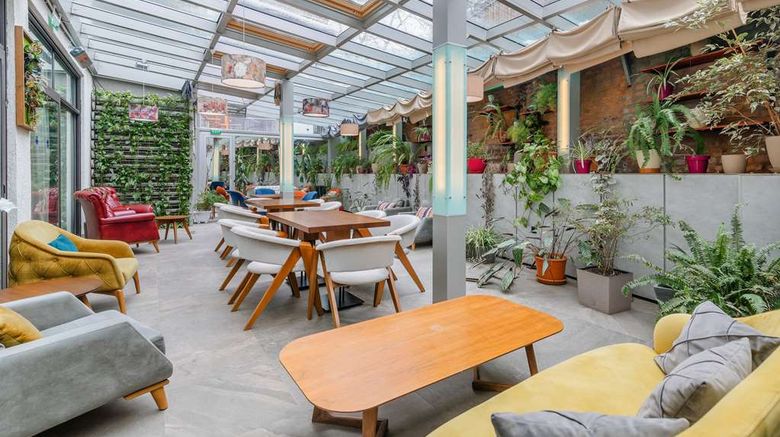 <b>Best Western Tbilisi City Center Restaurant</b>. Images powered by <a href="https://iceportal.shijigroup.com/" title="IcePortal" target="_blank">IcePortal</a>.