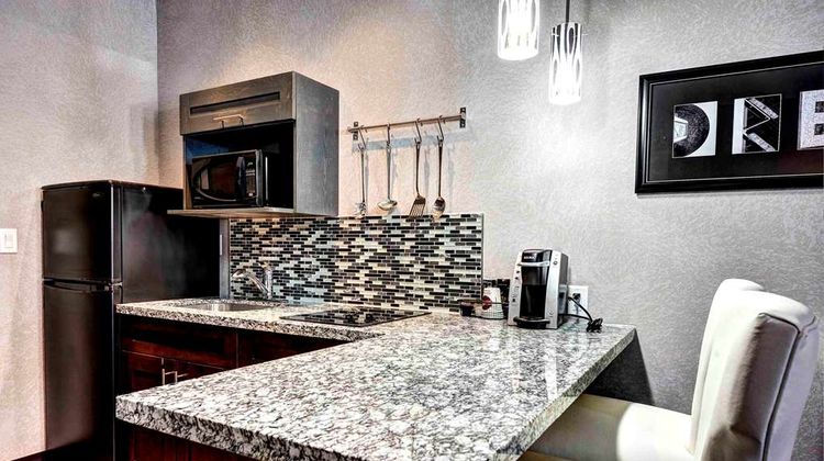 Home Inn & Suites Swift Current Room