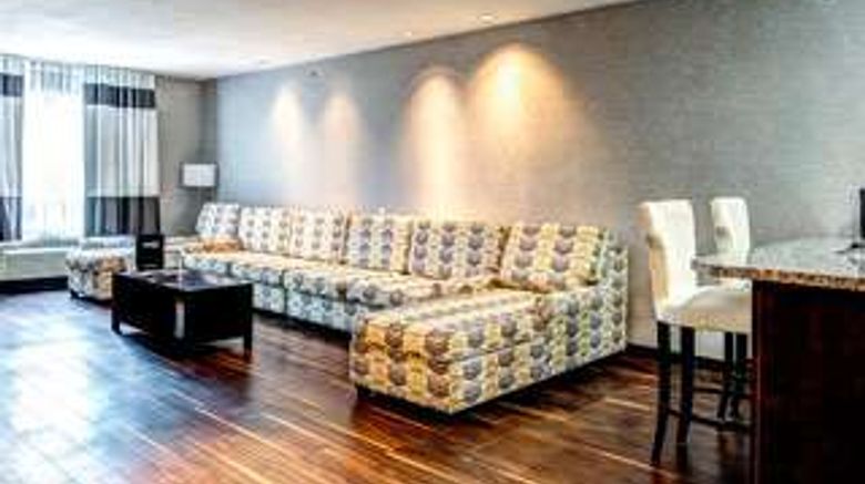 <b>Home Inn & Suites Yorkton Suite</b>. Images powered by <a href="https://iceportal.shijigroup.com/" title="IcePortal" target="_blank">IcePortal</a>.