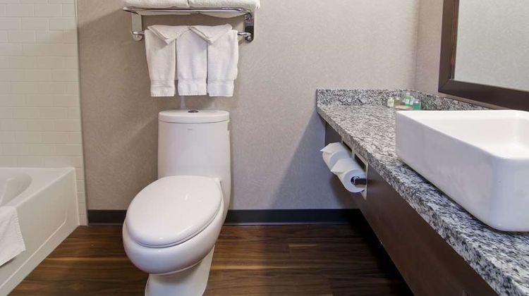 Home Inn & Suites Regina Airport Hotel Room