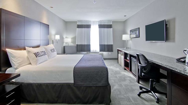 Home Inn & Suites Regina Airport Hotel Room