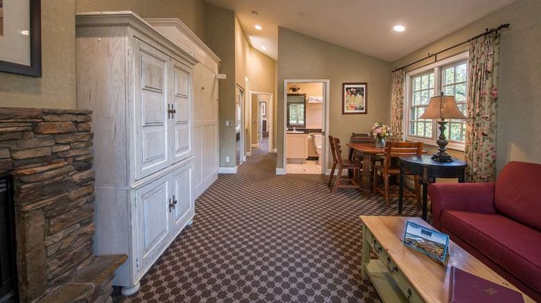 <b>Cambria Pines Lodge Suite</b>. Images powered by <a href="https://iceportal.shijigroup.com/" title="IcePortal" target="_blank">IcePortal</a>.