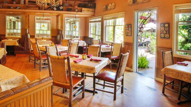 <b>Cambria Pines Lodge Restaurant</b>. Images powered by <a href="https://iceportal.shijigroup.com/" title="IcePortal" target="_blank">IcePortal</a>.