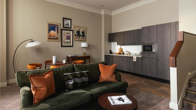 <b>Native Glasgow Room</b>. Images powered by <a href="https://iceportal.shijigroup.com/" title="IcePortal" target="_blank">IcePortal</a>.
