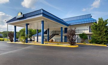 Days Inn by Wyndham Knoxville North