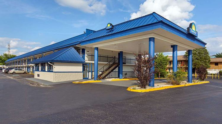 Days Inn by Wyndham Knoxville North Exterior