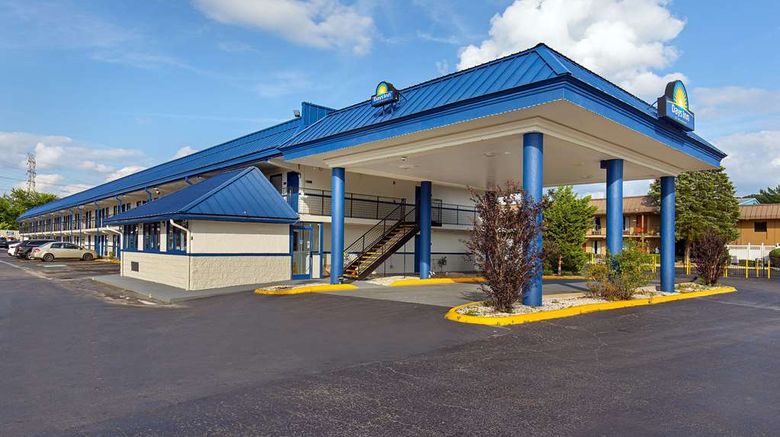 <b>Days Inn by Wyndham Knoxville North Exterior</b>. Images powered by <a href="https://iceportal.shijigroup.com/" title="IcePortal" target="_blank">IcePortal</a>.