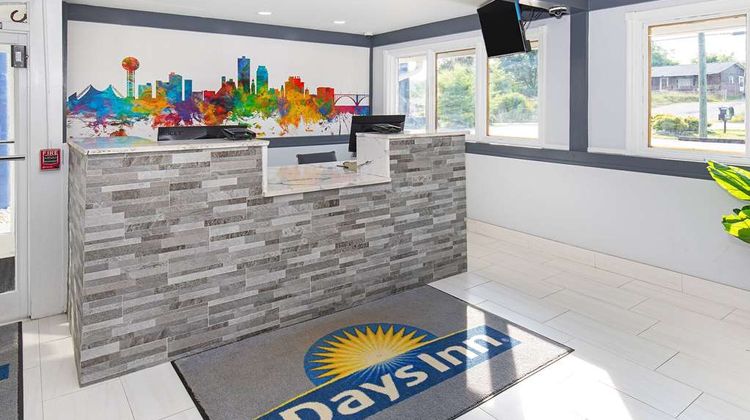 Days Inn by Wyndham Knoxville North Lobby