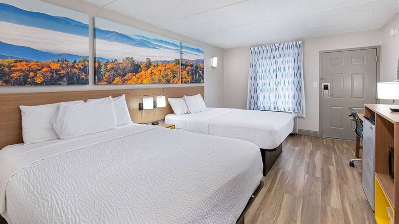 <b>Days Inn by Wyndham Knoxville North Room</b>. Images powered by <a href="https://iceportal.shijigroup.com/" title="IcePortal" target="_blank">IcePortal</a>.