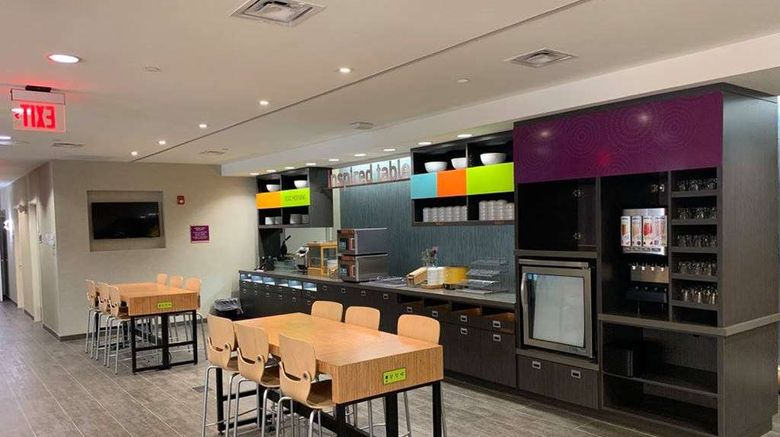 <b>Home2 Suites by Hilton Newark Airport Restaurant</b>. Images powered by <a href="https://iceportal.shijigroup.com/" title="IcePortal" target="_blank">IcePortal</a>.