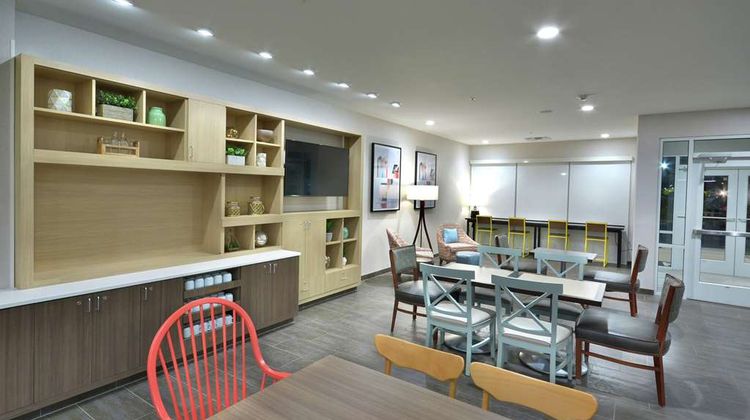 Home2 Suites by Hilton Duncan Lobby