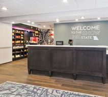 Hampton Inn Sedalia Lobby