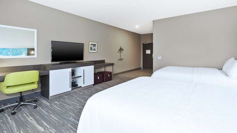 <b>Hampton Inn Sedalia Room</b>. Images powered by <a href="https://iceportal.shijigroup.com/" title="IcePortal" target="_blank">IcePortal</a>.