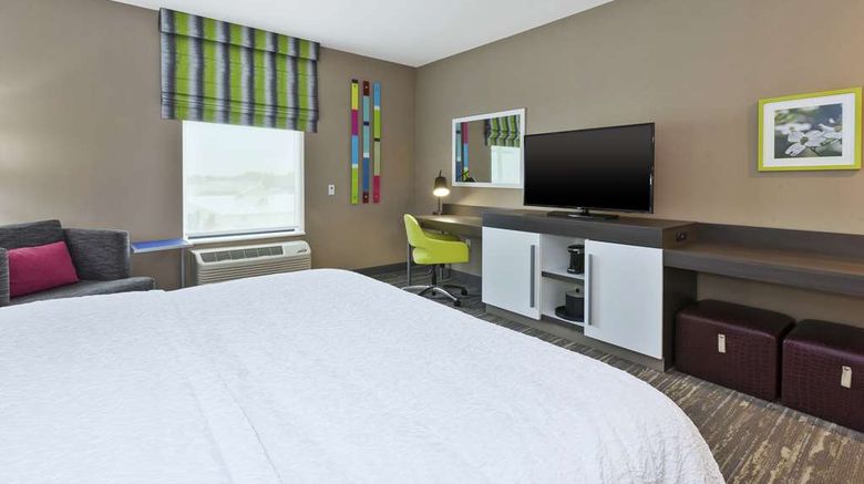 <b>Hampton Inn Sedalia Room</b>. Images powered by <a href="https://iceportal.shijigroup.com/" title="IcePortal" target="_blank">IcePortal</a>.
