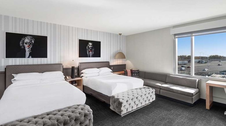 <b>Rose Hotel Chicago O'Hare, Tapestry Coll Room</b>. Images powered by <a href="https://iceportal.shijigroup.com/" title="IcePortal" target="_blank">IcePortal</a>.