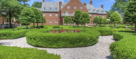 The Founders Inn and Spa Exterior