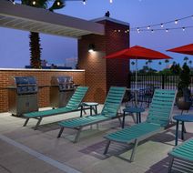 Home2 Suites Orlando Near Universal Exterior