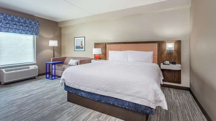 Hampton Inn & Suites Kittery Room