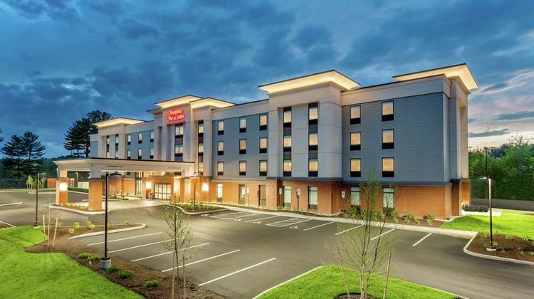 Hampton Inn & Suites Kittery Exterior