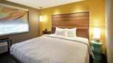 Tru by Hilton Louisville Airport Room