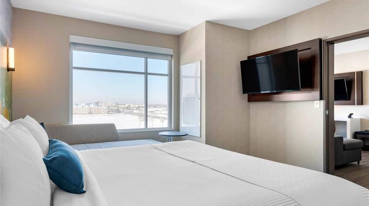 Cambria Hotel Bloomington Suite