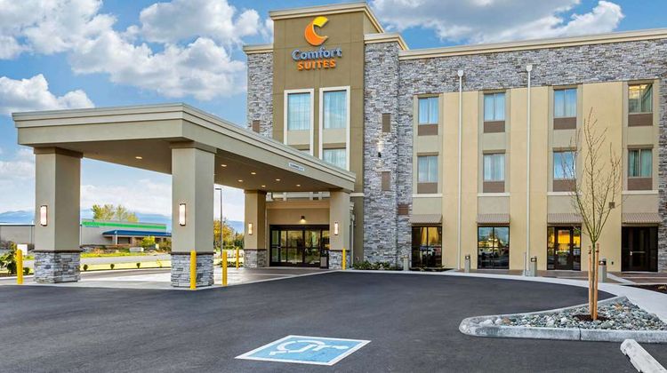 Comfort Suites Burlington Exterior