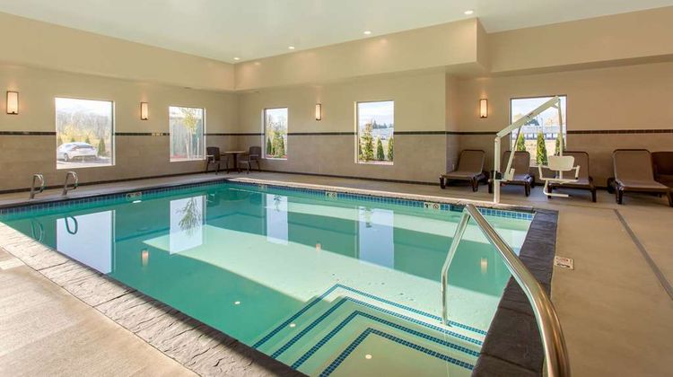 Comfort Suites Burlington Pool