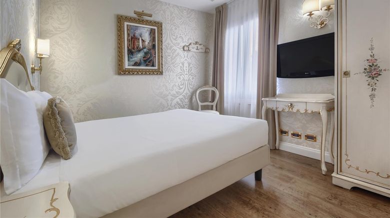 <b>Hotel Olimpia Venice, BW Signature Coll Room</b>. Images powered by <a href="https://iceportal.shijigroup.com/" title="IcePortal" target="_blank">IcePortal</a>.
