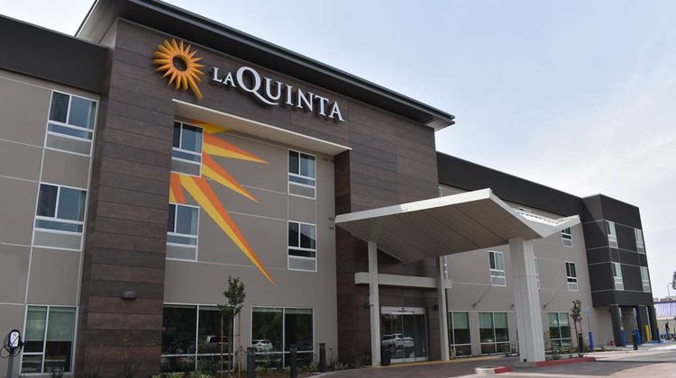 La Quinta Inn & Suites San Bernardino Exterior
