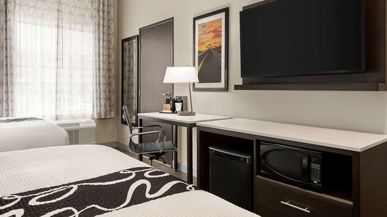 <b>La Quinta Inn & Suites San Bernardino Room</b>. Images powered by <a href="https://iceportal.shijigroup.com/" title="IcePortal" target="_blank">IcePortal</a>.