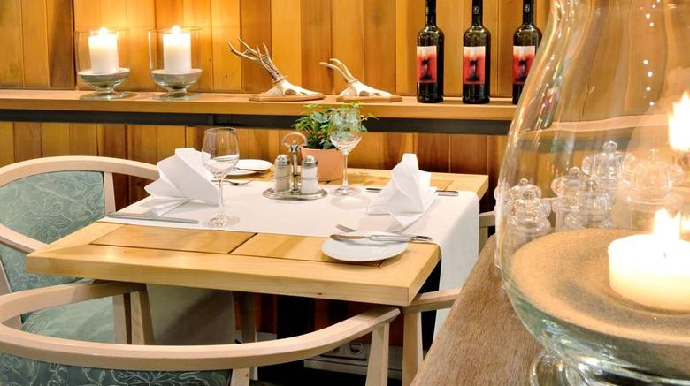 <b>Privathotel Lindtner Hamburg Restaurant</b>. Images powered by <a href="https://iceportal.shijigroup.com/" title="IcePortal" target="_blank">IcePortal</a>.