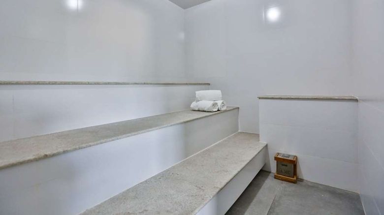 <b>Quality Hotel Blumenau Health</b>. Images powered by <a href="https://iceportal.shijigroup.com/" title="IcePortal" target="_blank">IcePortal</a>.