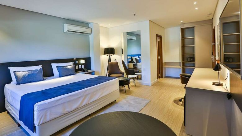 <b>Quality Hotel Blumenau Room</b>. Images powered by <a href="https://iceportal.shijigroup.com/" title="IcePortal" target="_blank">IcePortal</a>.